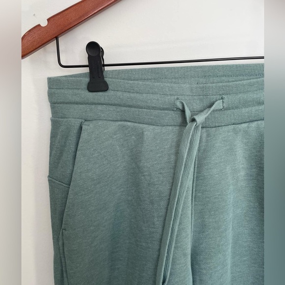 Danskin Sauge Green jogger sweatpants size small - Picture 5 of 6